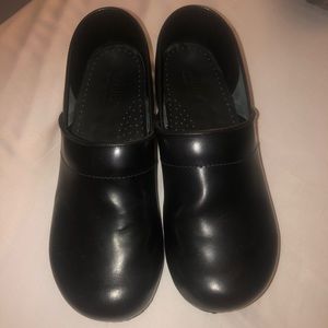 Sanita clogs size 42